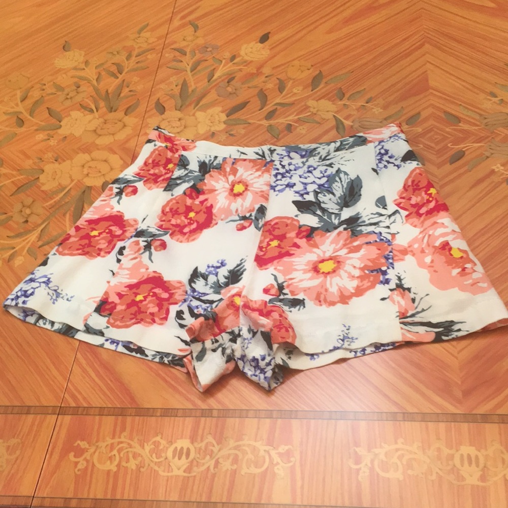 MINKPINK little blooms Floral Print waisted Shorts Sz.XS